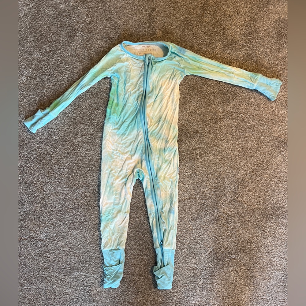 Little sleepies 6-12 mo